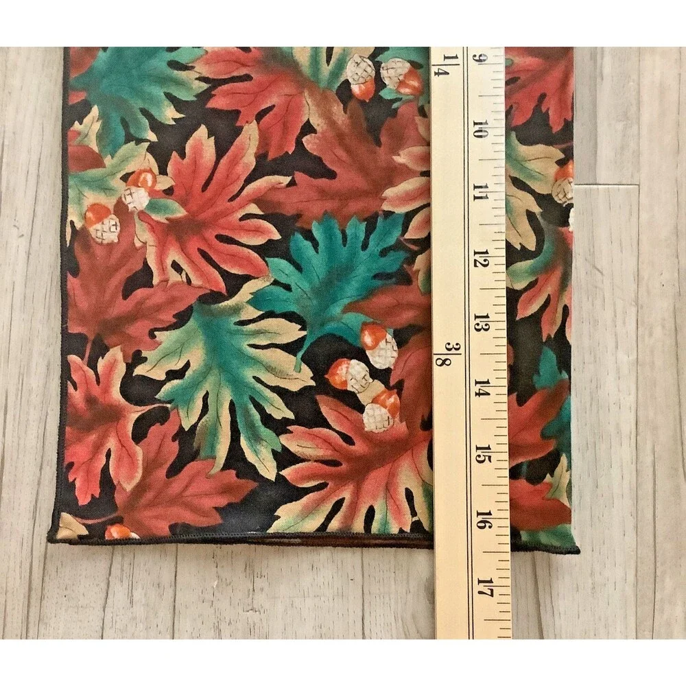 Placemats Napkins Set - 5 Placemats and 5 Napkins Green Red Leaves on Black